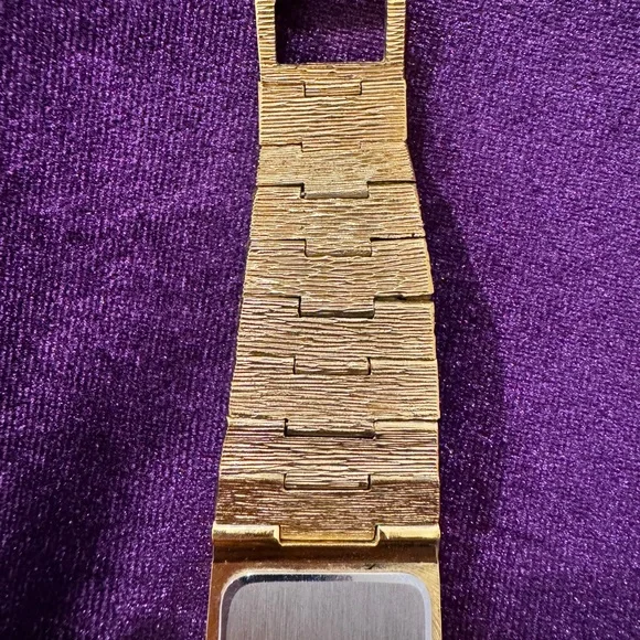 Elgin Gold Nugget Watch - Picture 7 of 9